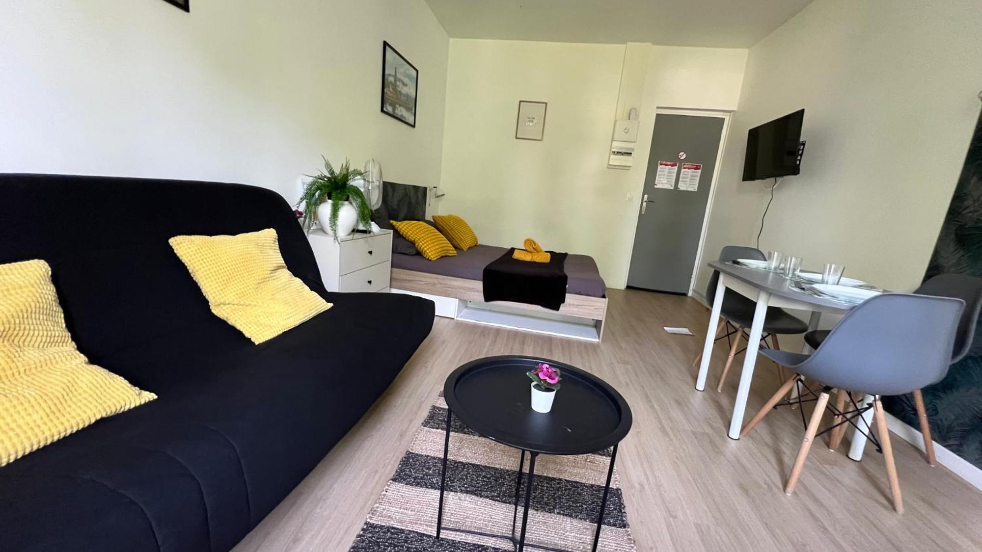Studios Cozy Proche Gare Tgv Chatellerault Ngoại thất bức ảnh