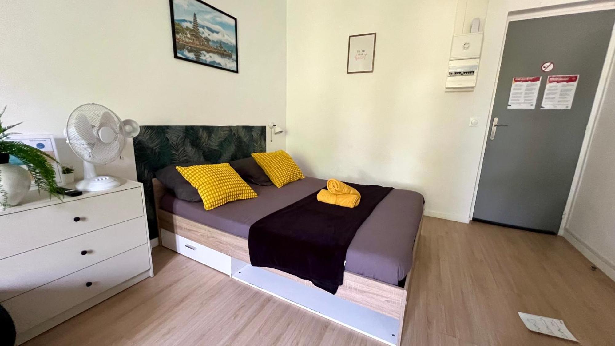 Studios Cozy Proche Gare Tgv Chatellerault Ngoại thất bức ảnh