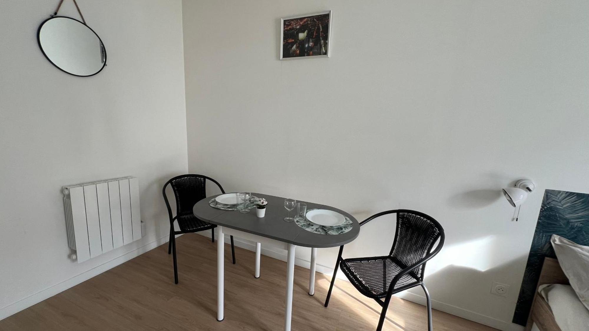 Studios Cozy Proche Gare Tgv Chatellerault Ngoại thất bức ảnh