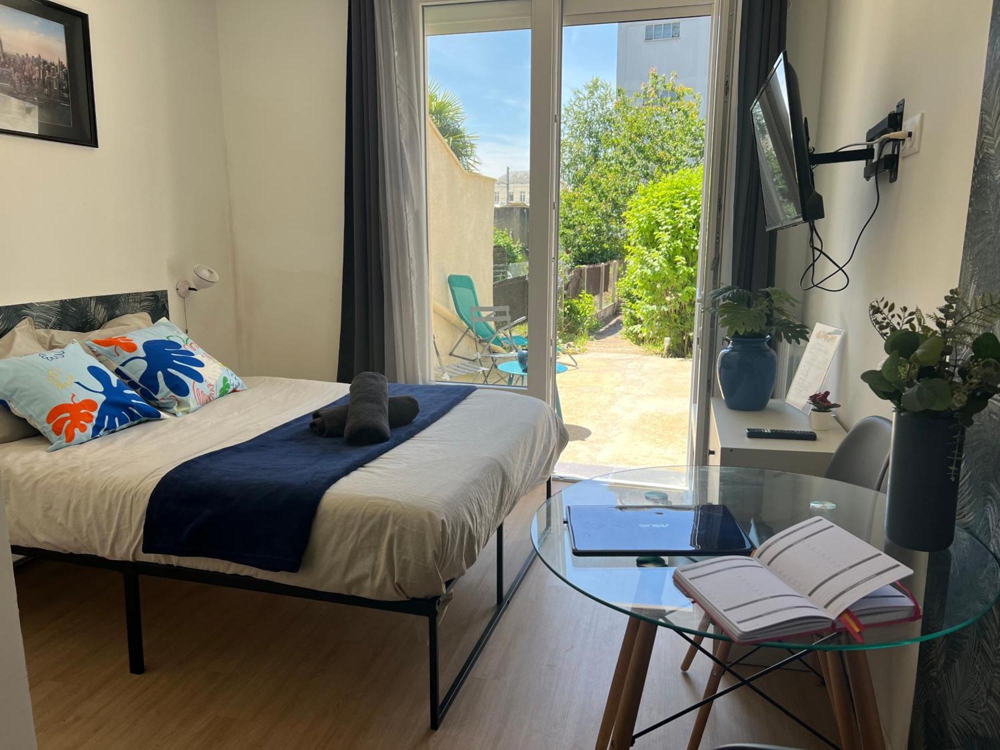 Studios Cozy Proche Gare Tgv Chatellerault Ngoại thất bức ảnh